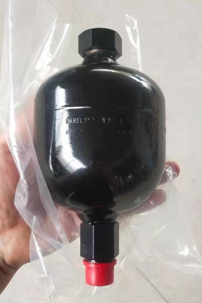 蓄能器氣囊的技術(shù)創(chuàng)新與工程應(yīng)用解析 圖1